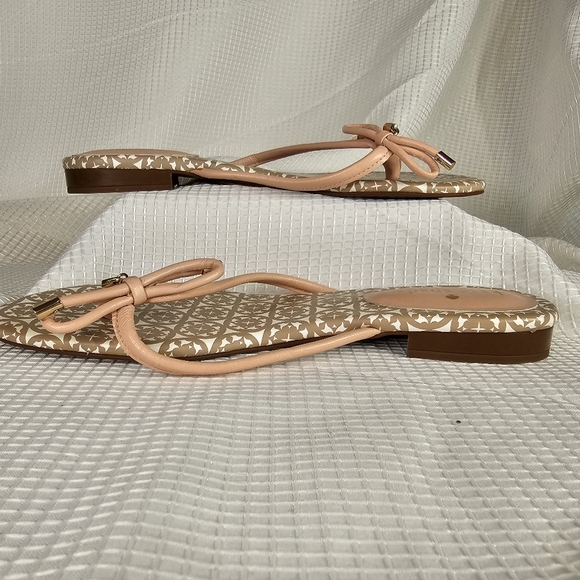 *LIKE NEW* Kate Spade Sandals/Flip Flops - Picture 9 of 14